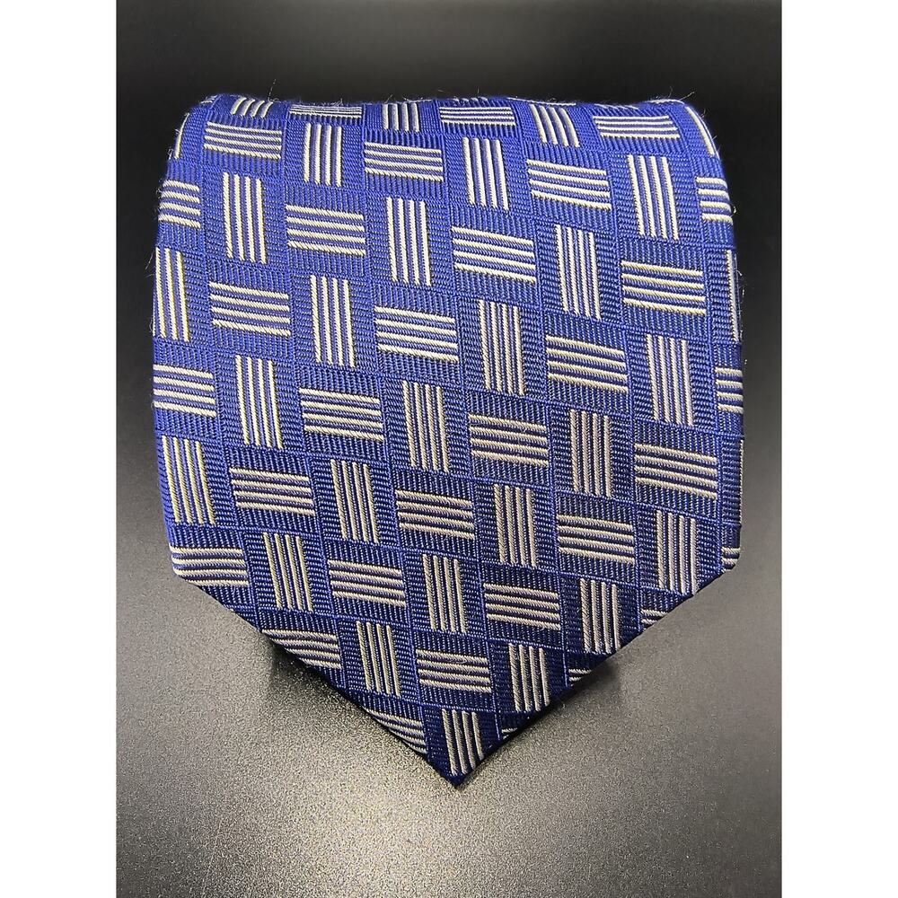LAUREN Ralph Lauren 100% Silk Geometric Tie - 59 1/2" x 3 1/2"